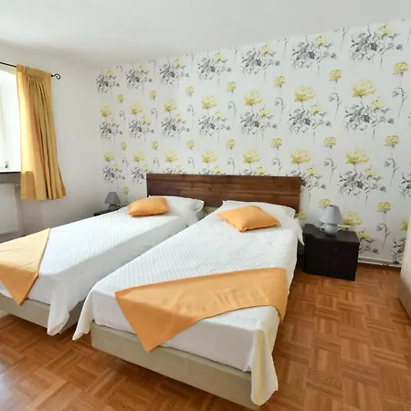 Apartment Um Die Ecke Manderscheid