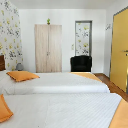 Apartment Um Ecke