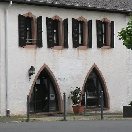 Um Die Ecke Manderscheid