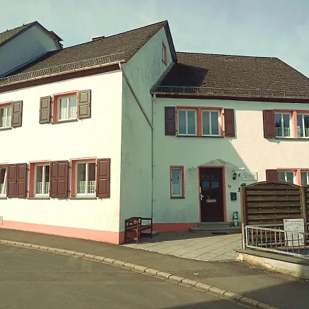 Um Die Ecke